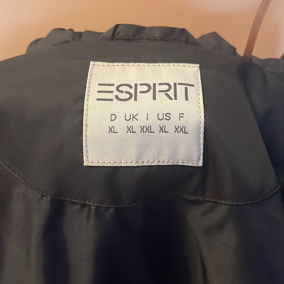 Esprit black puffer - Picture 7 of 8